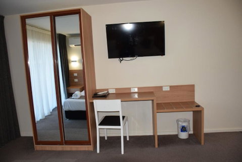 Rainbow Motel Queanbeyan - Yamba Accommodation 3