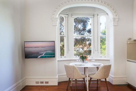 Ravenscourt S Studio Apartment Close To Everything - Yamba Accommodation 1