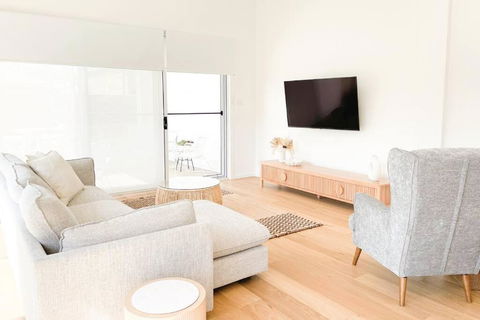 Red Brick Central Retreat - Yamba Accommodation 1