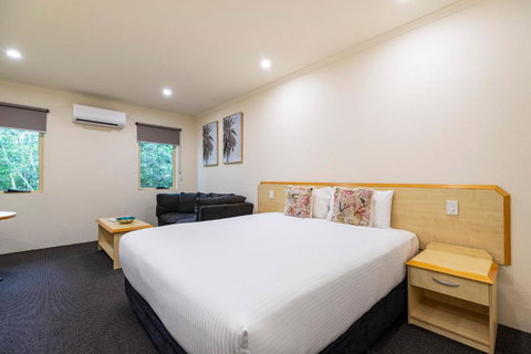 Red Bridge Motor Inn - Yamba Accommodation 1