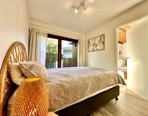 Private Access Retreat 1 Queen Bedroom W Stunning Pool And Ocean Views - Yamba Accommodation 2