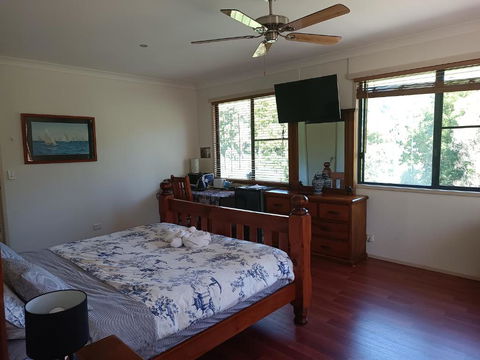 Quand0ng Valley Inn - The Hidden Waterfall Family Retreat - Yamba Accommodation 2