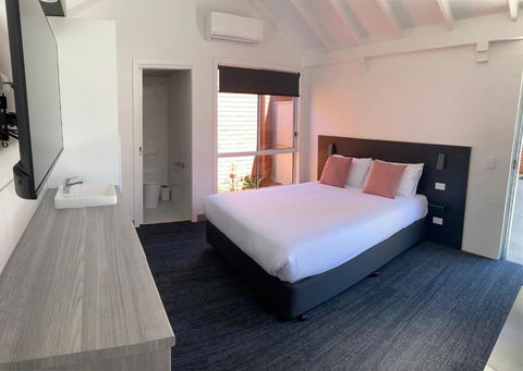 Railway Motel Myrtleford - Yamba Accommodation 3
