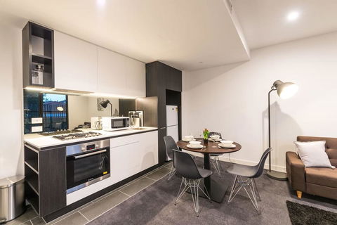 Astrina Box Hill 1 Bed Apartment - Yamba Accommodation 3