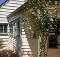 Atticus Cottage - Yamba Accommodation