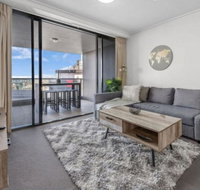 AU1 - Long Stay w Balcony RiverViews Fast WiFi - Yamba Accommodation