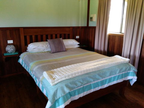 Augusta Chalet - Yamba Accommodation 3