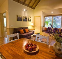 Autumn Abode Cottages - Yamba Accommodation