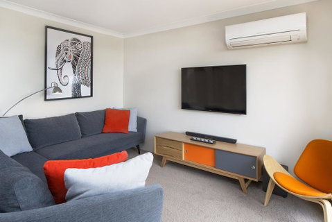 Avalanche 6 - Sophisticated Style &modern Comfort With A Central Location - Yamba Accommodation 3