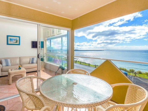 Avalon 1 - Overlooking Beautiful Convent Beach - Yamba Accommodation 0