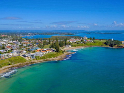 Avalon 4 - Right Across The Road From Convent Beach - Uninterrupted Views - Yamba Accommodation 3
