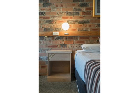 Avoca Beach Hotel - Yamba Accommodation 1