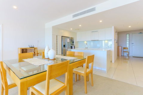 Azura Ocean View Holiday Apartment - Yamba Accommodation 3