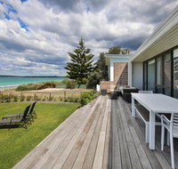 Azure Absolute Beachfront - Pet Friendly - Yamba Accommodation