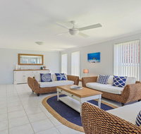 Azure Waters - perfectly positioned with ocean views - Yamba Accommodation