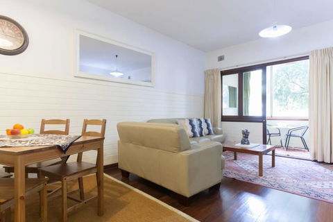 B2 Broadway Abode Close To Swan River, UWA & Hospitals - Yamba Accommodation 1