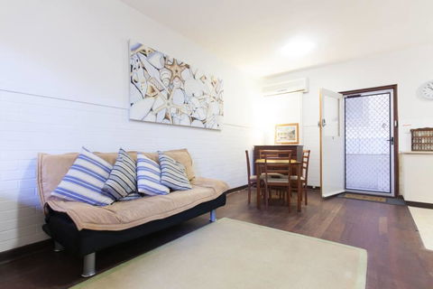 B3 Walk To UWA, Swan River On The Nedlands Border - Yamba Accommodation 0
