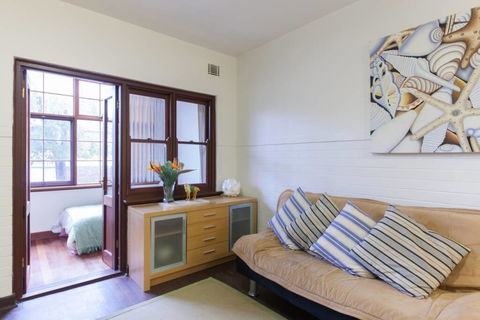 B3 Walk To UWA, Swan River On The Nedlands Border - Yamba Accommodation 3