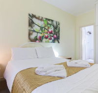 B5 Close to Nedlands Cafes Swan River SCGH  UWA - Yamba Accommodation