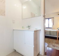 B8 Cafes Resturants UWA close to SCGH - Yamba Accommodation
