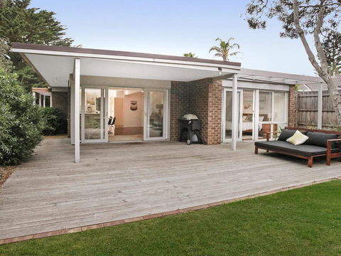 Backyard Bliss - Yamba Accommodation 1