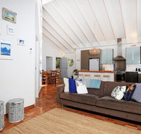 Balena  Culburra - Pet Friendly - 1 Min Walk to Beach - Yamba Accommodation