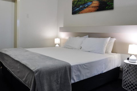 Balonne River Motor Inn - Yamba Accommodation 3