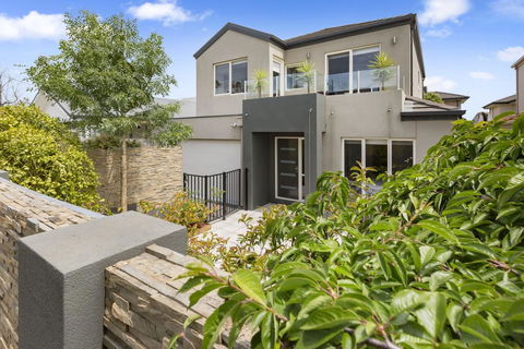 BANGALOW - MORNINGTON - Yamba Accommodation 0