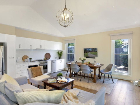 Banyula Annex - Stylish And Contemporary Retreat - Yamba Accommodation 1