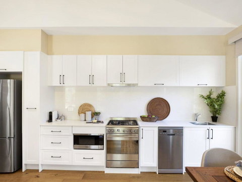 Banyula Annex - Stylish And Contemporary Retreat - Yamba Accommodation 3