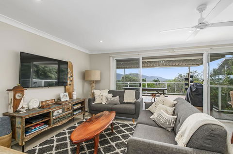 Barefoot Top Floor, 32 Skyline Crescent, Crescent Head - Yamba Accommodation 0