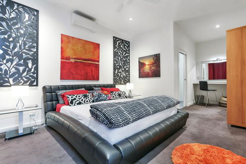 Barossa White House The West Wing - Yamba Accommodation 0