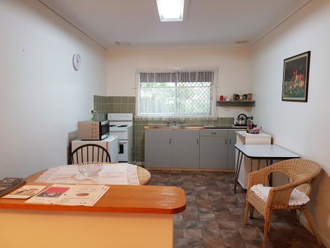 Basedow Units Tanunda - Yamba Accommodation 3