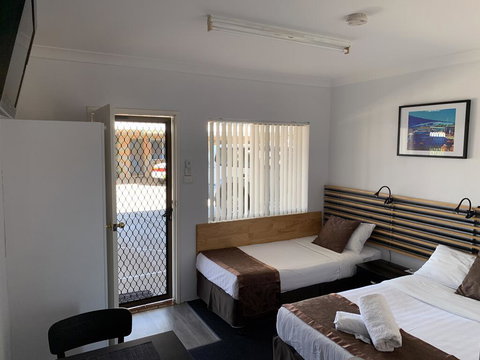 Baths Motel Moree - Yamba Accommodation 1