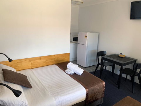 Baths Motel Moree - Yamba Accommodation 2