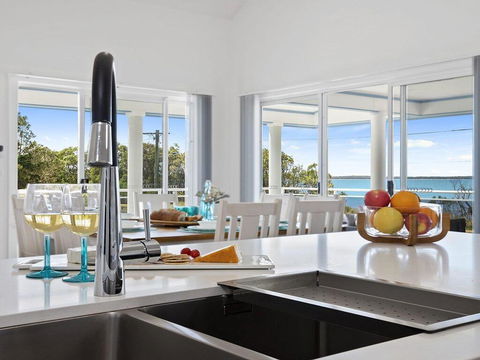 Bay Views - Panoramic Jervis Bay Views - Yamba Accommodation 2