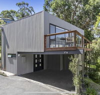 Bay Views Lorne - Yamba Accommodation