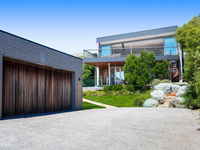 Bay Vista - Amazing Bay Views with the beach at your doorstop