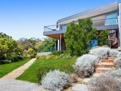 Bay Vista - Amazing Bay Views With The Beach At Your Doorstop! - Yamba Accommodation 3