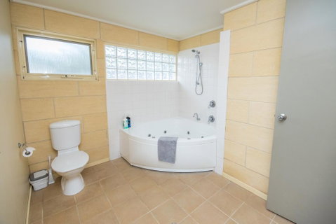Bayview No 1 - Next To The Beach! - Yamba Accommodation 2