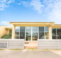 Bayview no 2 - Next to the Beach - Yamba Accommodation