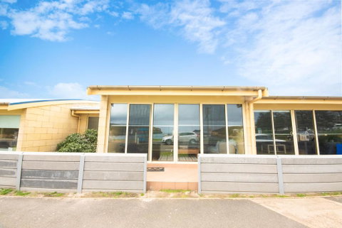 Bayview No 2 - Next To The Beach - Yamba Accommodation 0