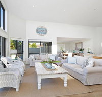 Beach 'Shac' on Parkway - Yamba Accommodation