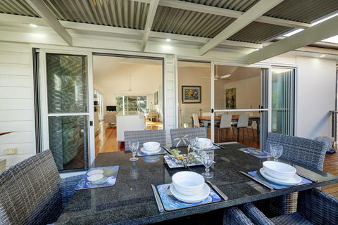 BEACH - BAY - BEE - PET FRIENDLY - Yamba Accommodation 2