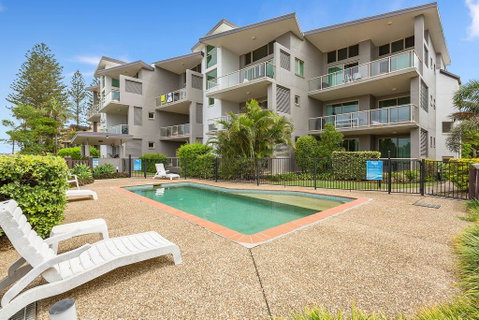 BEACH BLISS LUXURIOUS APARTMENT With POOL - Yamba Accommodation 0