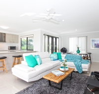 Beach Breeze Holiday House - Yamba Accommodation