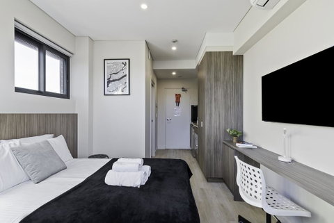 BEACH LOCATION STUDIO // CLOVELLY 5 - Yamba Accommodation 3