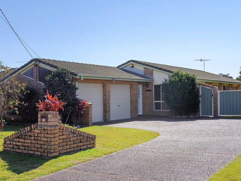 Beach Paradise @ Anna Bay - Yamba Accommodation 3