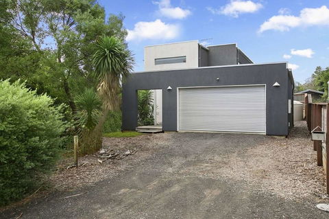 Beach Retreat On Medina - Yamba Accommodation 0