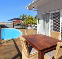 BEACH SHOPS  FABULOUS VACATION HOME - Yamba Accommodation